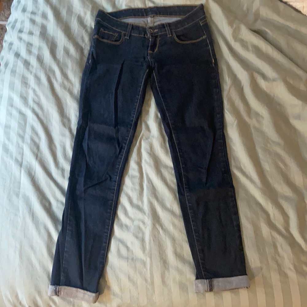 Carmar dark wash capris (size 25)